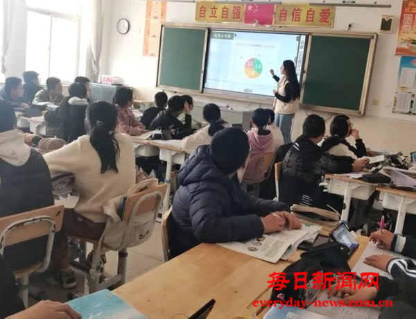 烟台市莱山区院格庄中学:开展“两段四步”混合式学习模式教学研讨活动