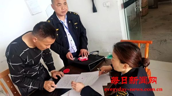 湖北省公安县市场监管局开展成品油质量抽检行动