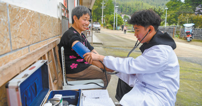 以奋斗姿态激扬青春（新时代画卷）