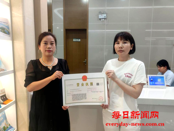 一照多址可以跨区域了！湖北省荆州市经济技术开发区发出本地区首张跨区域“一照多址”营业执照