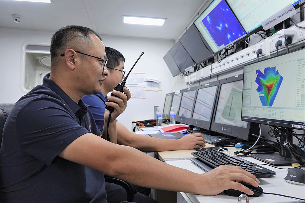 “深海一号”的繁忙夜晚