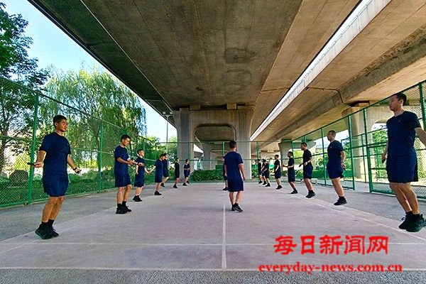 大练兵丨国家消防救援局陕西机动队伍  二中队严格标准抓训练提高训练质效