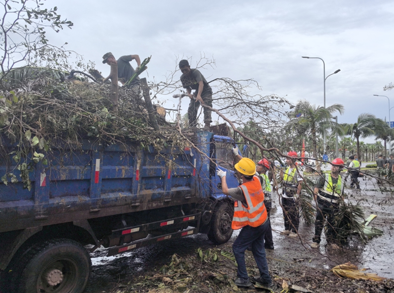 在琼央企积极助力海口文昌灾后恢复重建