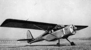 67年前,师生把这架飞机送上蓝天